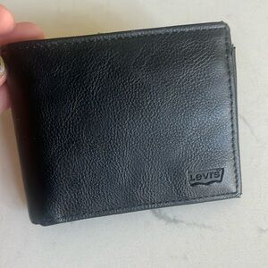 Levis mens wallet